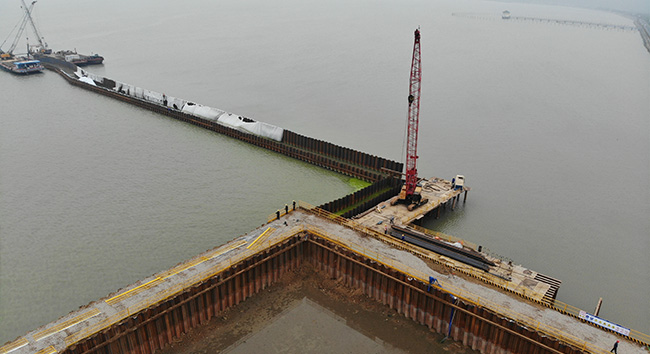 Wuxi Taihu Tunnel Project