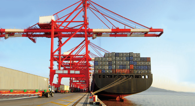 Lifting rails are used in major port terminals